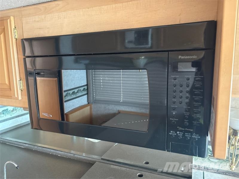 Fleetwood Discovery Motor Home Obytné vozy a karavany