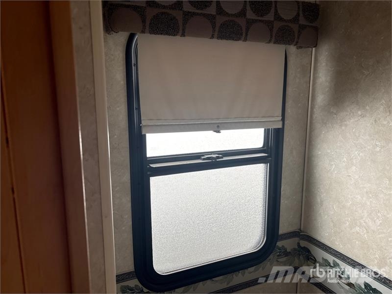 Fleetwood Discovery Motor Home Obytné vozy a karavany