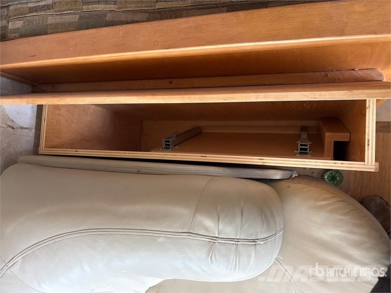 Fleetwood Discovery Motor Home Obytné vozy a karavany
