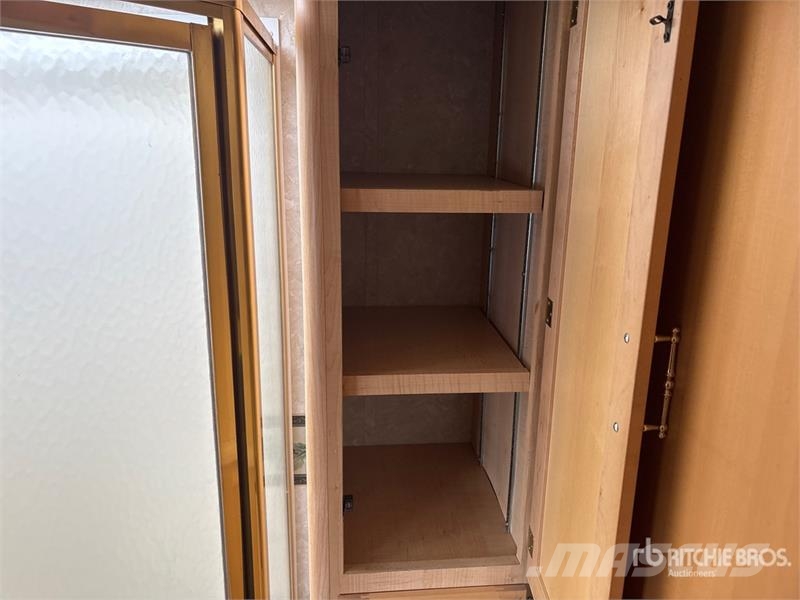 Fleetwood Discovery Motor Home Obytné vozy a karavany