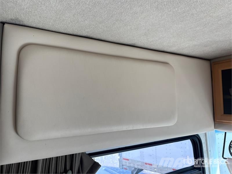 Fleetwood Discovery Motor Home Obytné vozy a karavany