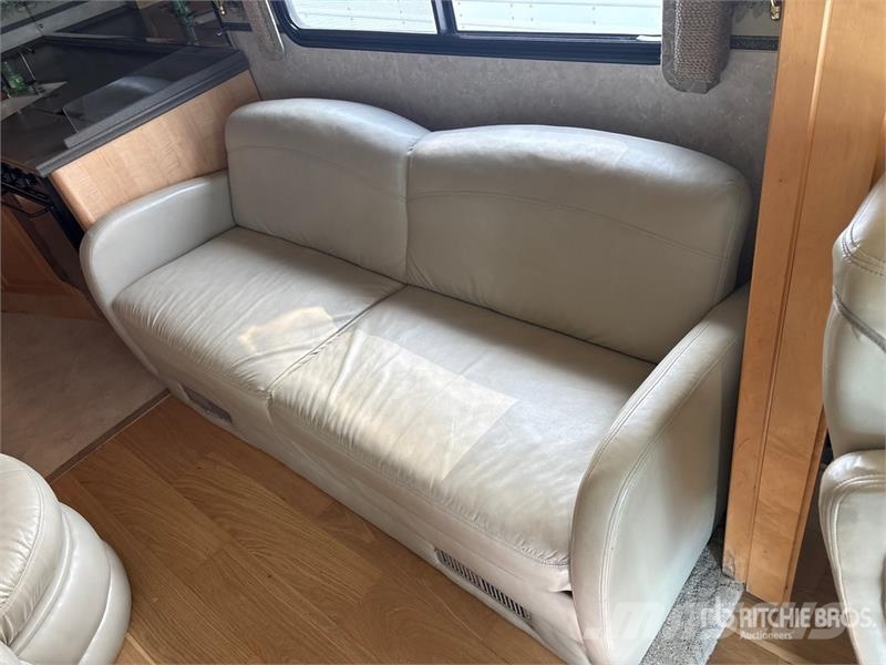 Fleetwood Discovery Motor Home Obytné vozy a karavany