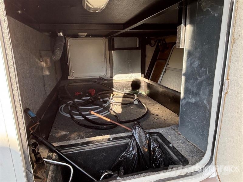 Fleetwood Prowler 38 ft T/A Travel Trailer 其他拖车