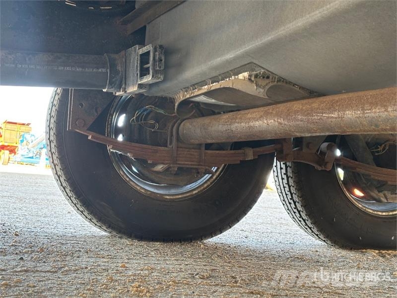Fleetwood Prowler 38 ft T/A Travel Trailer 其他拖车