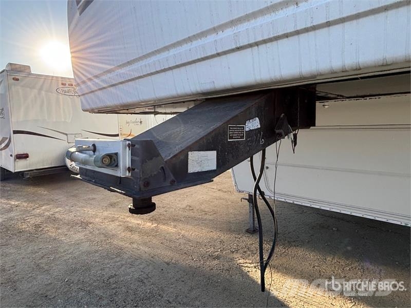 Fleetwood Prowler 38 ft T/A Travel Trailer 其他拖车