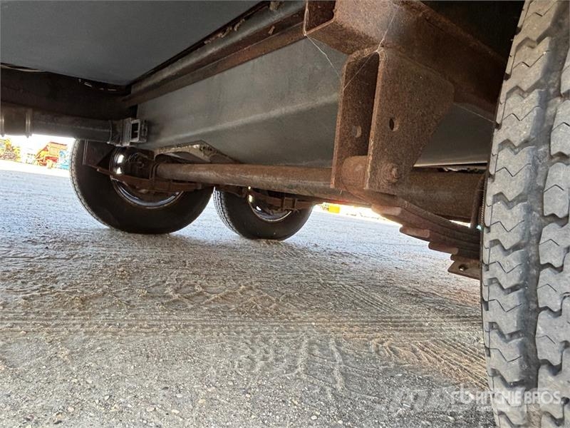 Fleetwood Prowler 38 ft T/A Travel Trailer 其他拖车