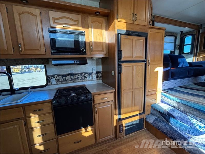 Fleetwood Prowler 38 ft T/A Travel Trailer 其他拖车