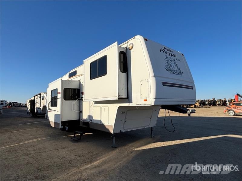 Fleetwood Prowler 38 ft T/A Travel Trailer 其他拖车