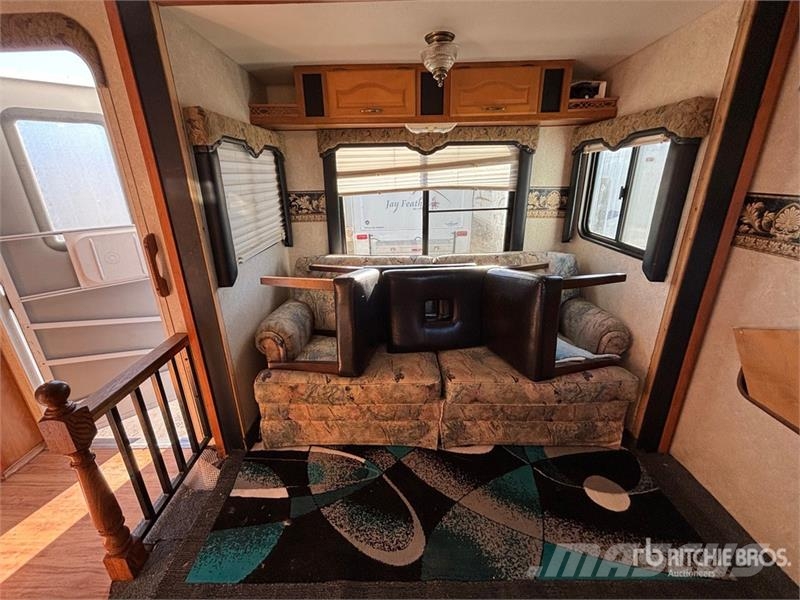 Fleetwood Prowler 38 ft T/A Travel Trailer 其他拖车