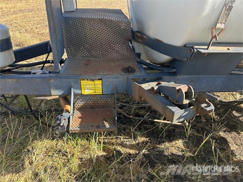 Flexi-Coil 100 ft S/A Pull-Type Sprayer Vučene prskalice