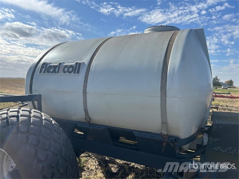 Flexi-Coil 100 ft S/A Pull-Type Sprayer Vučene prskalice