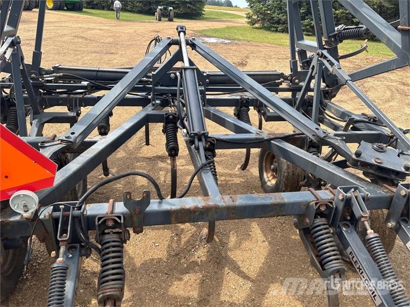 Flexi-Coil 340 33 ft Cultivator Cultivatoren