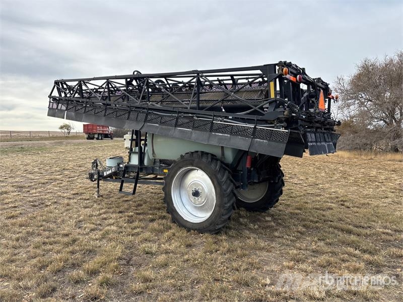 Flexi-Coil 67 90 ft High Clearance Pull-Type Sprayer الرشاشات