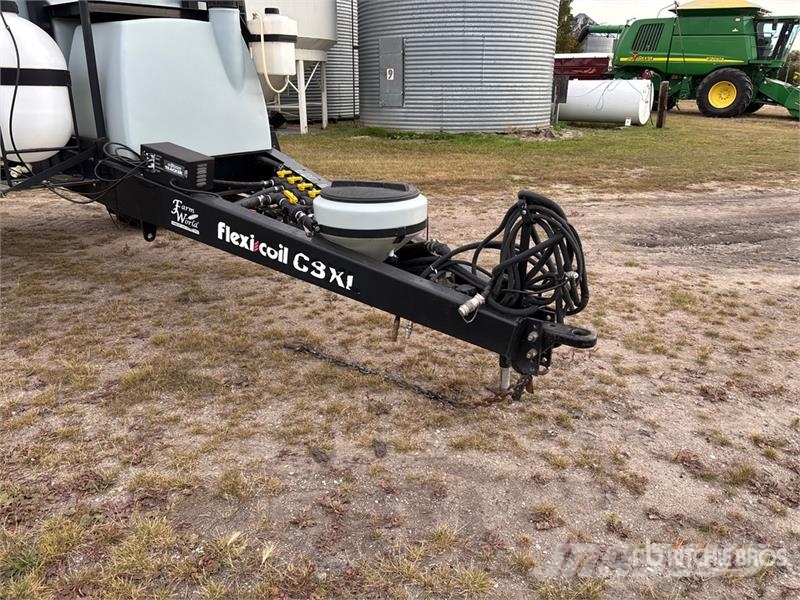 Flexi-Coil 68XL 120 ft S/A Pull-Type Sprayer Pulverizadores arrastrados