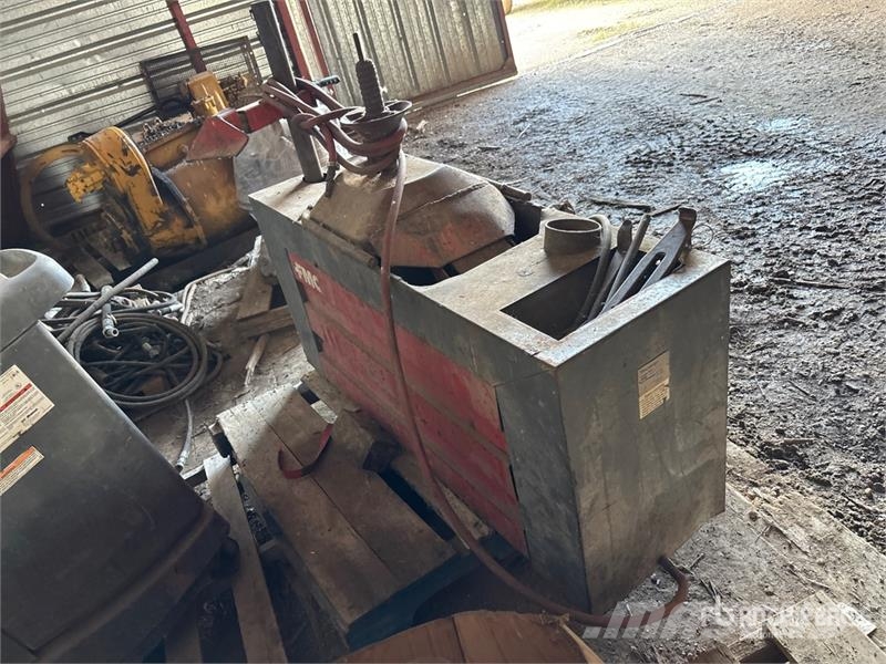 FMC 7600 Tire Changer Construcción - Otros