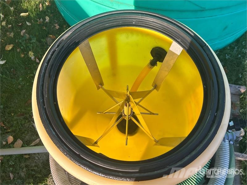  Focus Industries Ltd. Handler I 14 gal Chemical Ha Ostale poljoprivredne mašine