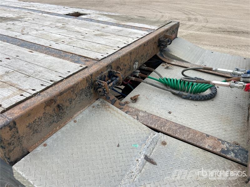 Fontaine 32 ft Tri/A Super B-Train Lead Flatbed Trailer Plataforma plana/laterales abatibles