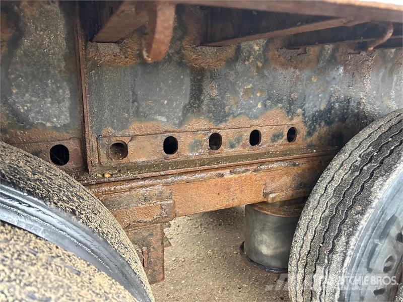 Fontaine 53 ft Tri/A Flatbed Trailer Platformas/izkraušana no sāniem