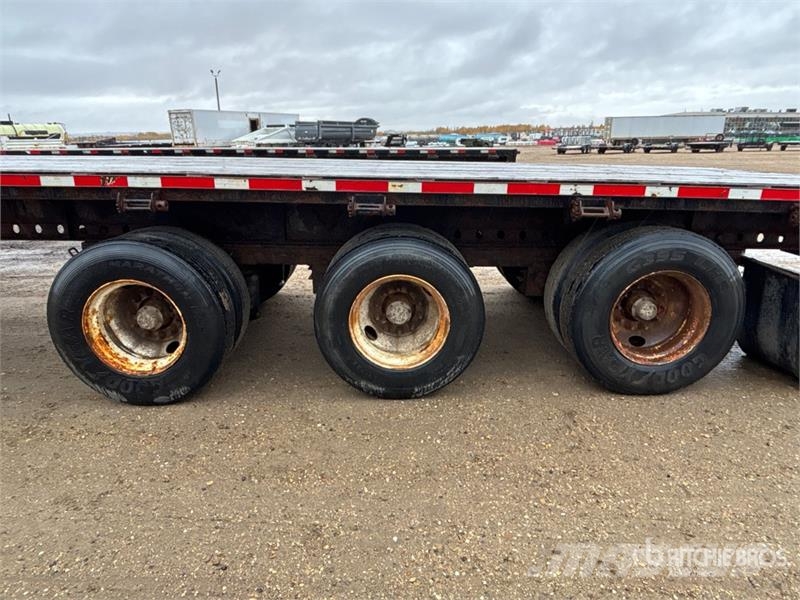 Fontaine 53 ft Tri/A Flatbed Trailer Platformas/izkraušana no sāniem