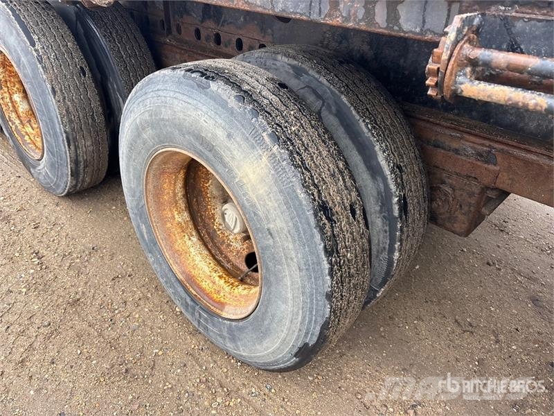 Fontaine 53 ft Tri/A Flatbed Trailer Platformas/izkraušana no sāniem