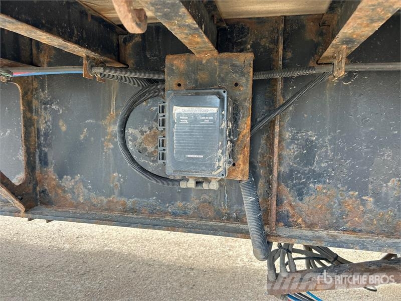 Fontaine Tri/A 53 ft - 73 ft Extendable Flatbed Trailer Plataforma plana/laterales abatibles