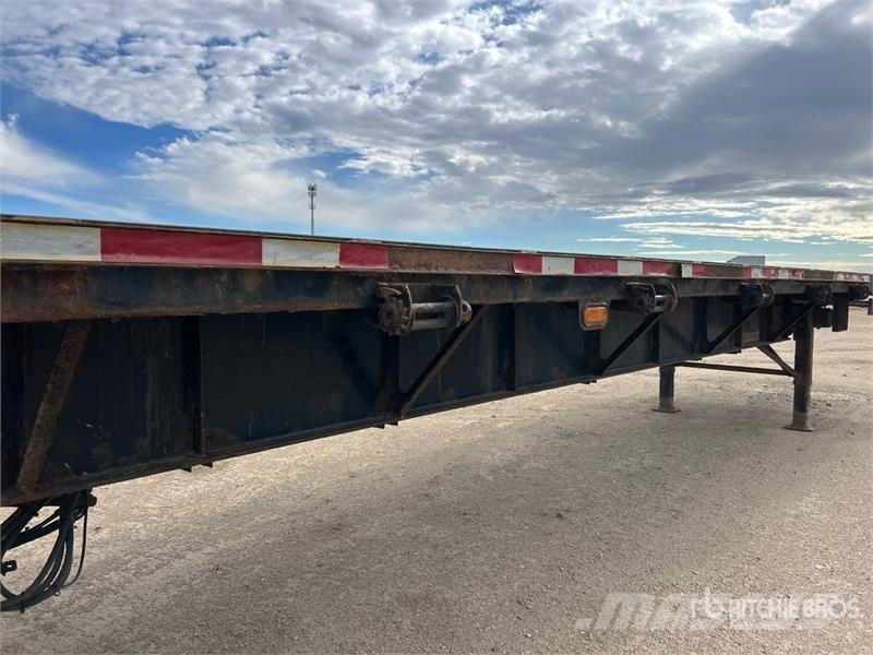 Fontaine Tri/A 53 ft - 73 ft Extendable Flatbed Trailer Plataforma plana/laterales abatibles