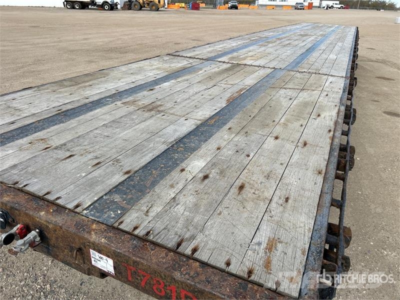 Fontaine Tri/A 53 ft - 73 ft Extendable Flatbed Trailer Plataforma plana/laterales abatibles