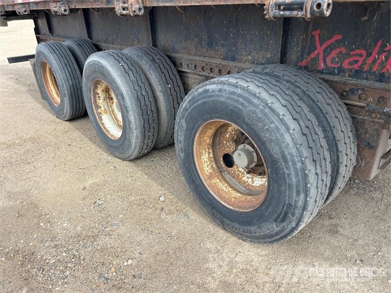 Fontaine Tri/A 53 ft - 73 ft Extendable Flatbed Trailer Plataforma plana/laterales abatibles