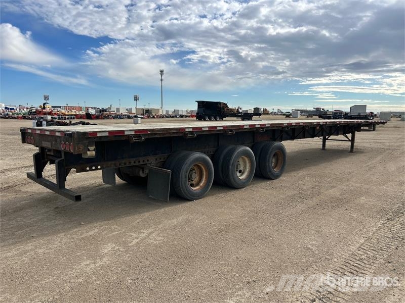 Fontaine Tri/A 53 ft - 73 ft Extendable Flatbed Trailer Plataforma plana/laterales abatibles