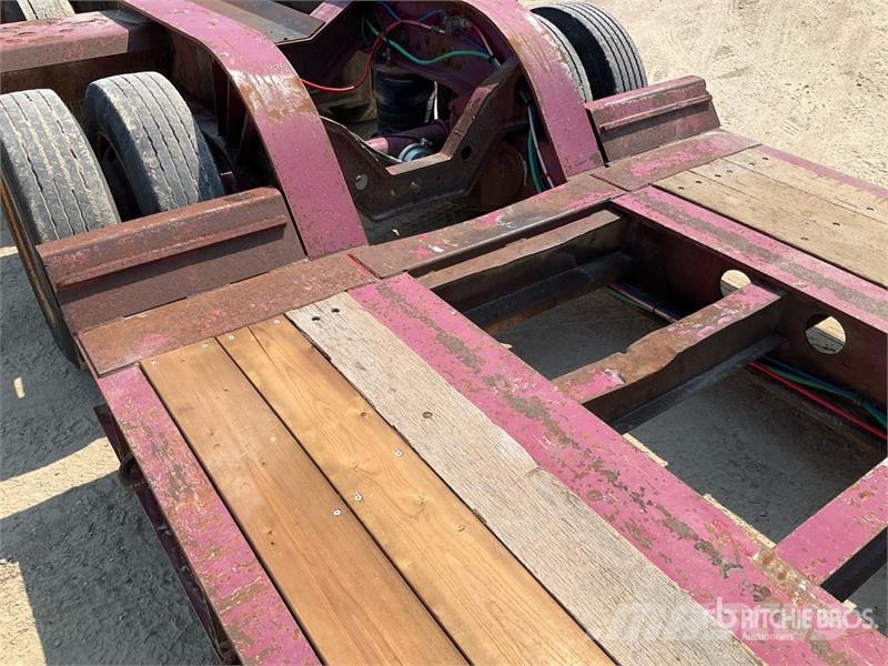 Fontaine Tri/A Removable Gooseneck Lowboy Trailer 低架裝載車