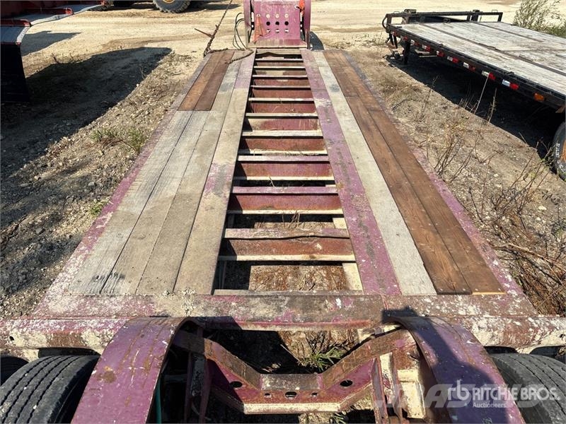 Fontaine Tri/A Removable Gooseneck Lowboy Trailer 低架裝載車