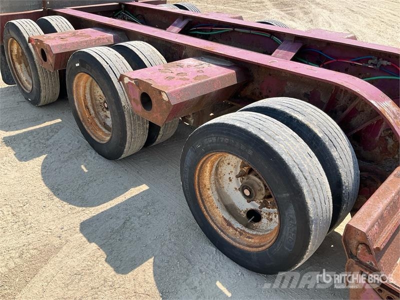 Fontaine Tri/A Removable Gooseneck Lowboy Trailer 低架裝載車