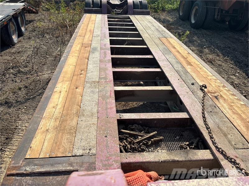 Fontaine Tri/A Removable Gooseneck Lowboy Trailer 低架裝載車