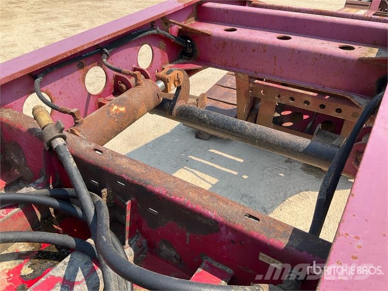 Fontaine Tri/A Removable Gooseneck Lowboy Trailer 低架裝載車