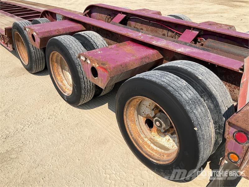 Fontaine Tri/A Removable Gooseneck Lowboy Trailer 低架裝載車