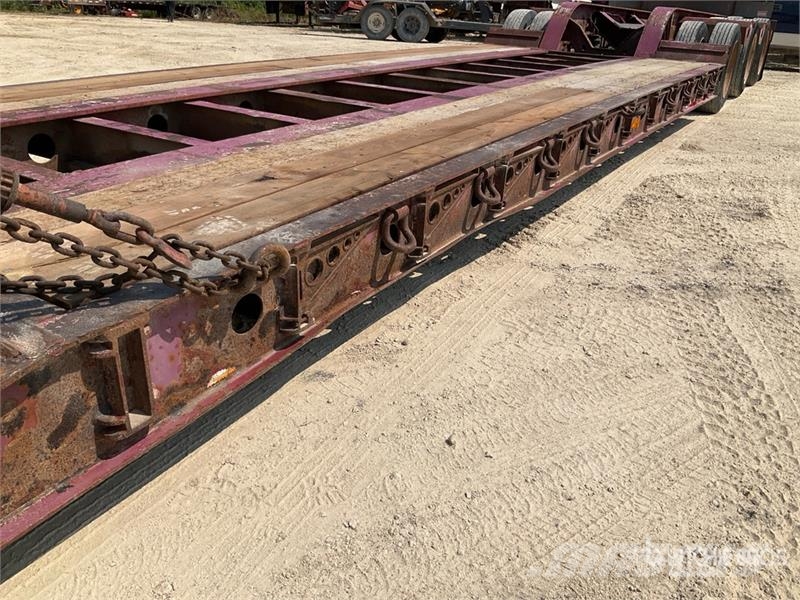 Fontaine Tri/A Removable Gooseneck Lowboy Trailer 低架裝載車