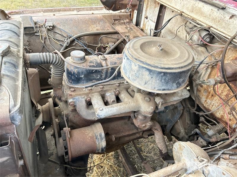 Ford 100 4x2 Pickup (Inoperable) Autre fourgon / utilitaire