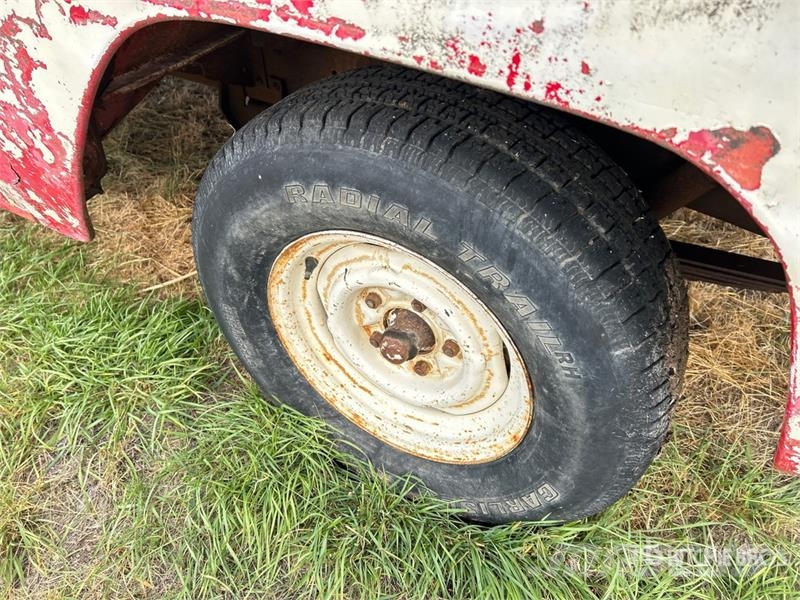 Ford 100 4x2 Pickup (Inoperable) Autre fourgon / utilitaire