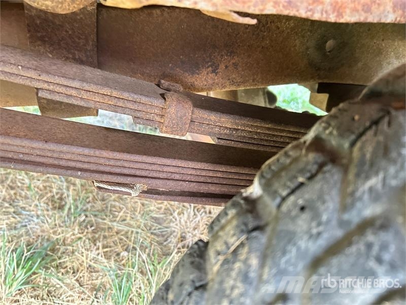 Ford 100 4x2 Pickup (Inoperable) Autre fourgon / utilitaire