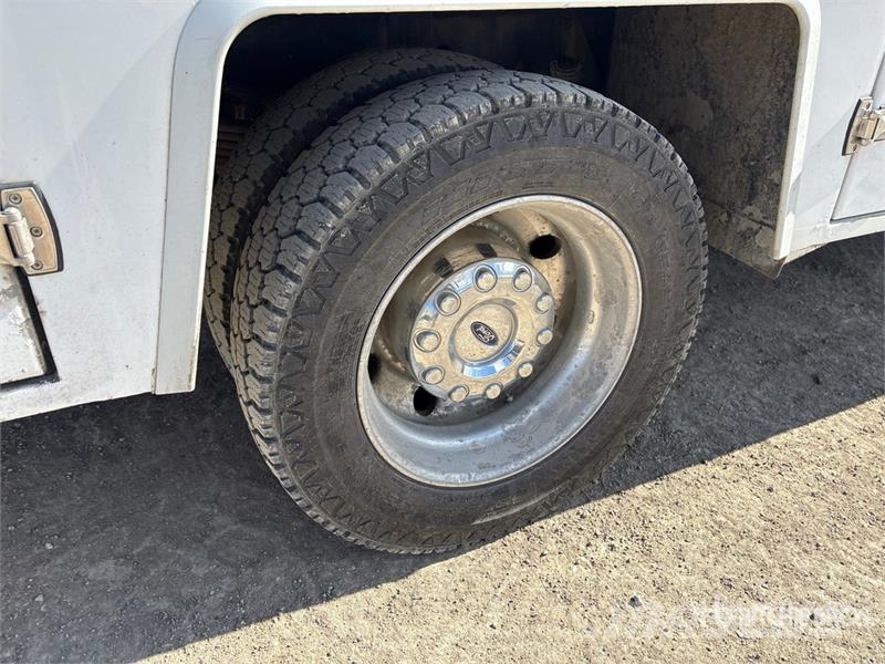 Ford 4x4 Crew Cab Service Truck Munitsipaalsõidukid