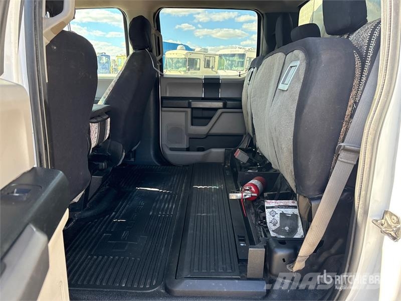 Ford 4x4 Crew Cab Service Truck Munitsipaalsõidukid