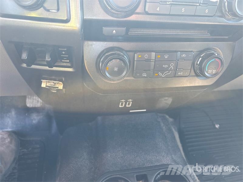 Ford 4x4 Crew Cab Service Truck Munitsipaalsõidukid