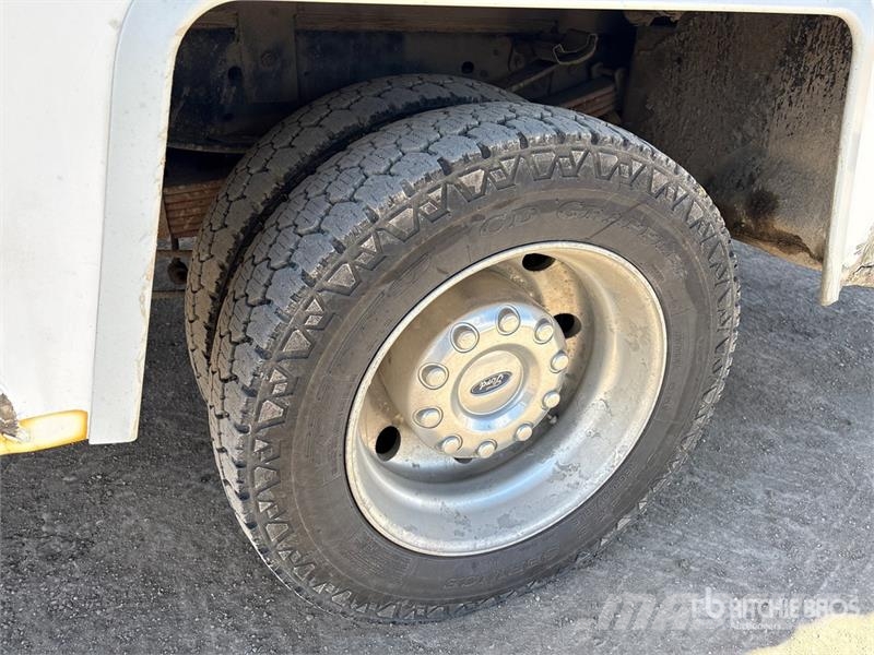 Ford 4x4 Crew Cab Service Truck Munitsipaalsõidukid