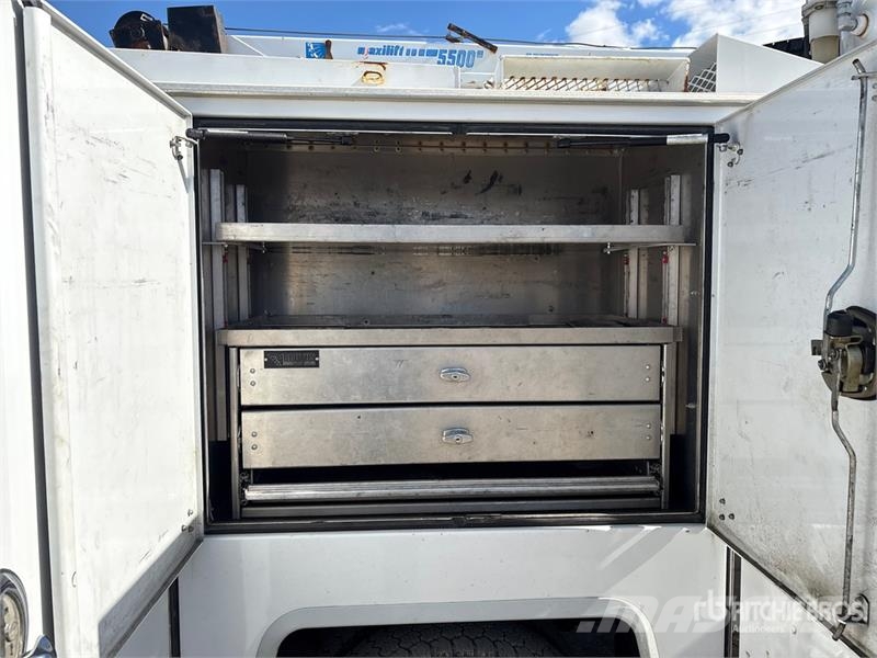 Ford 4x4 Crew Cab Service Truck Munitsipaalsõidukid