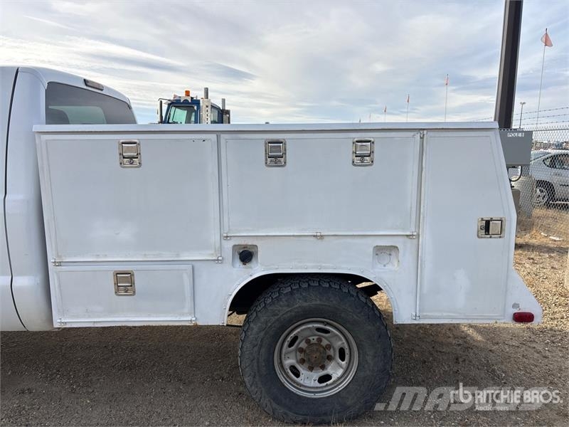 Ford 4x4 Crew Cab Utility Truck Pickup/Pritschenwagen