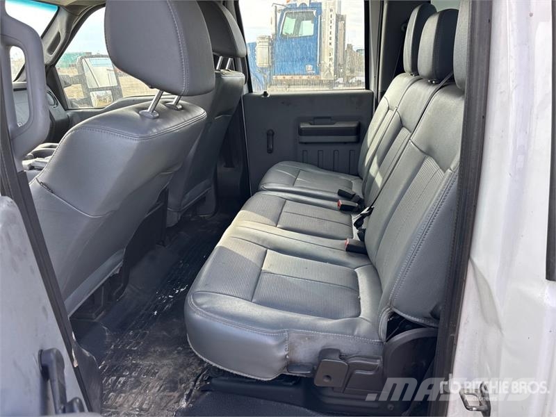 Ford 4x4 Crew Cab Utility Truck Pickup/Pritschenwagen