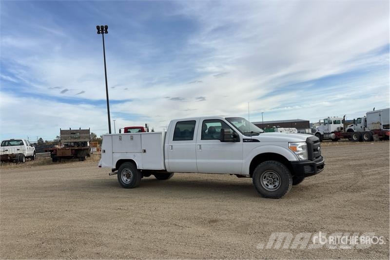 Ford 4x4 Crew Cab Utility Truck Pickup/Pritschenwagen