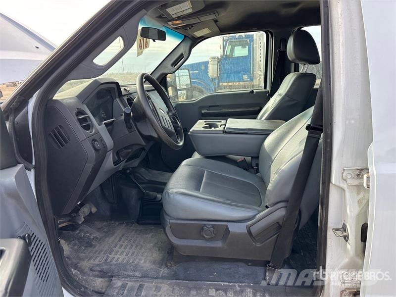 Ford 4x4 Crew Cab Utility Truck Pickup/Pritschenwagen