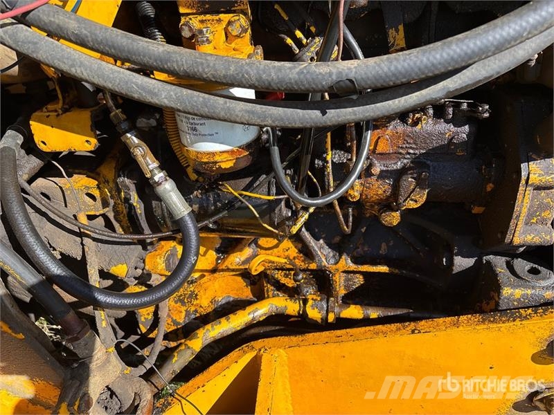 Ford 545 2WD Tractor Traktory