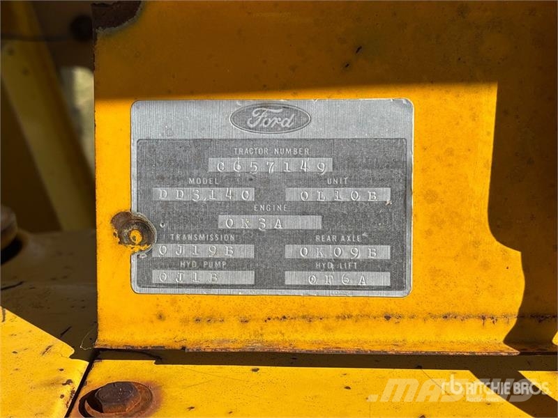 Ford 545 2WD Tractor Traktory